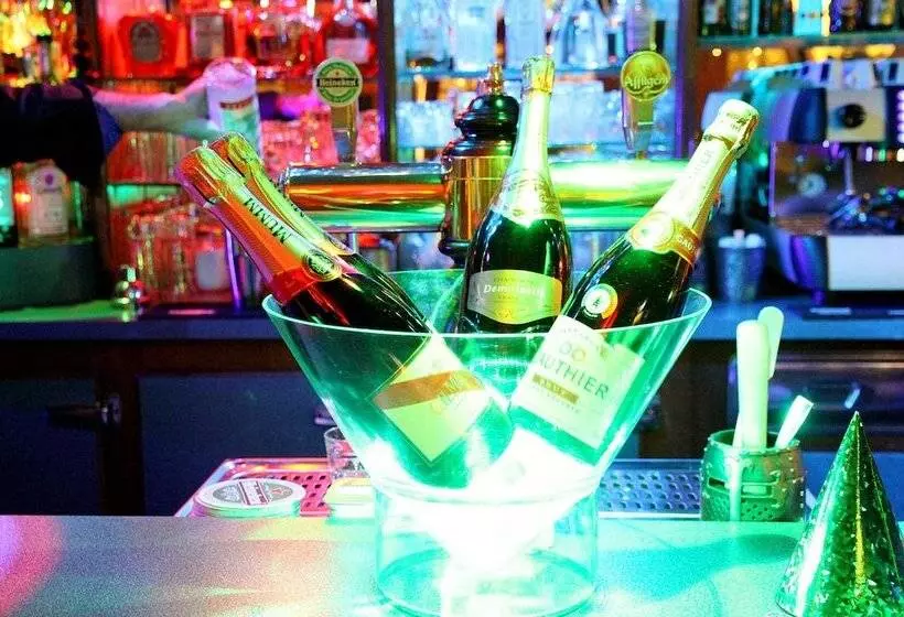 호텔 Hôtel De La Licorne