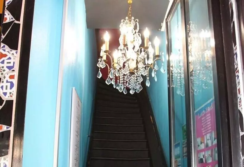 هتل Hôtel Latino Reims Centre