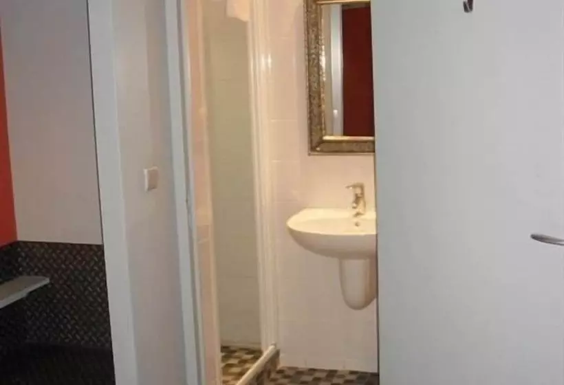 هتل Hôtel Latino Reims Centre