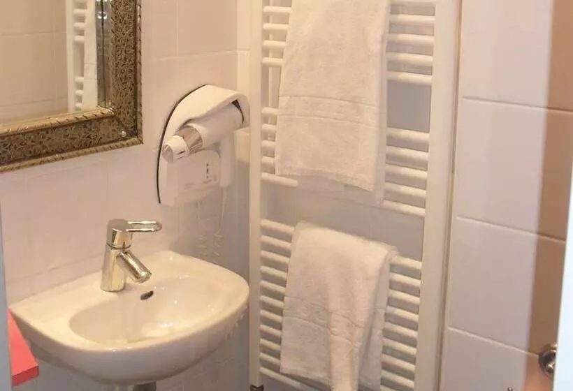 هتل Hôtel Latino Reims Centre