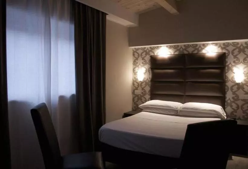 Leoni Hotel & Private Spa