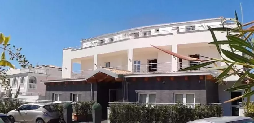 Leoni Hotel & Private Spa