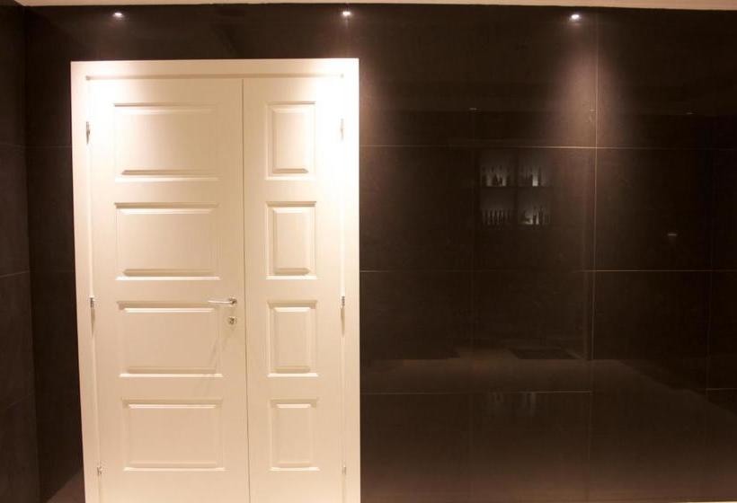 Leoni Hotel & Private Spa