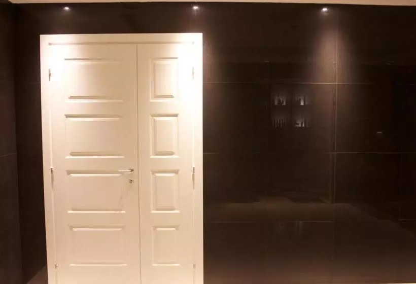 Leoni Hotel & Private Spa