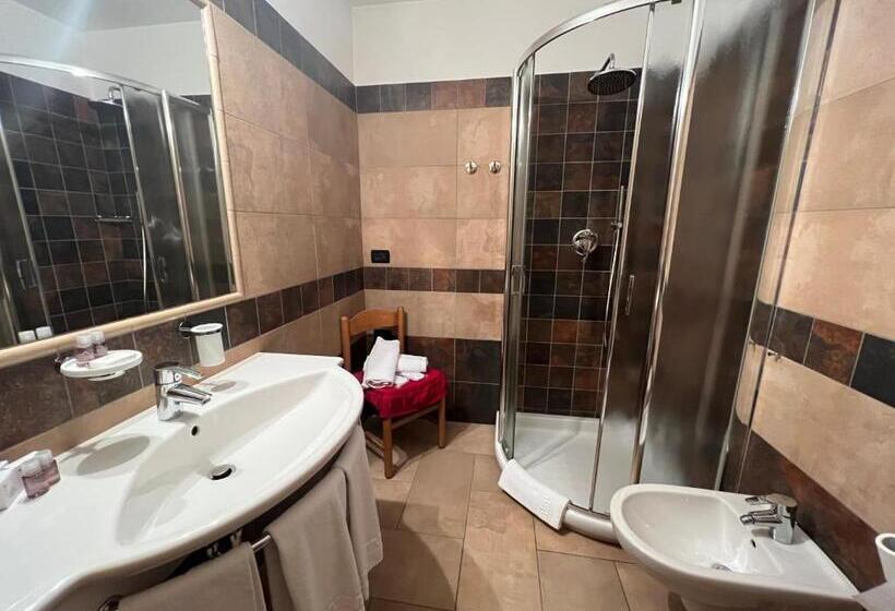 בית מלון כפרי Le Alpi