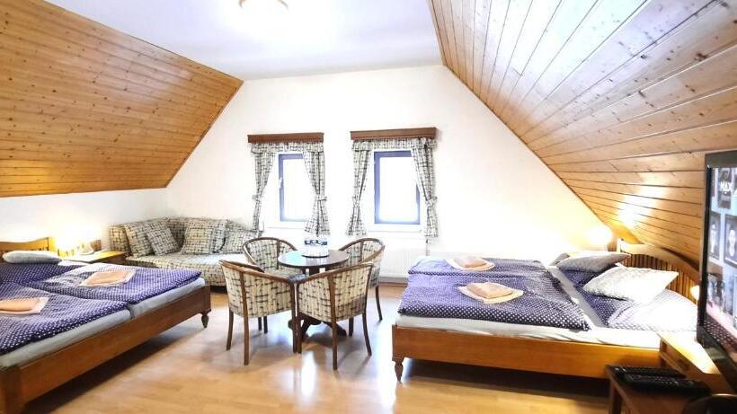 בית מלון כפרי Perla Jizery