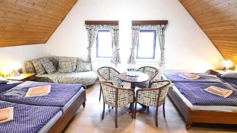 בית מלון כפרי Perla Jizery