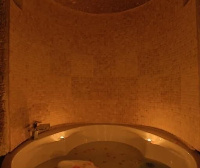 בית מלון כפרי Safran Cave