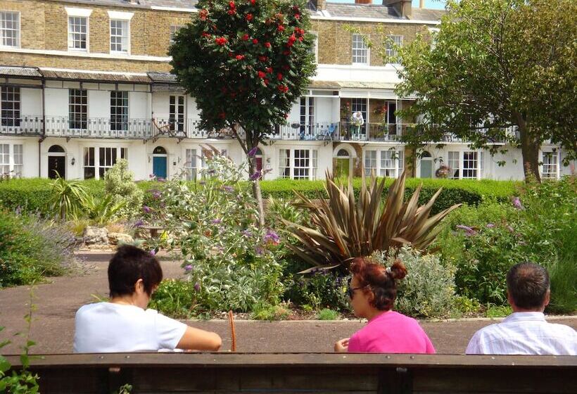 호텔 Spencer Court