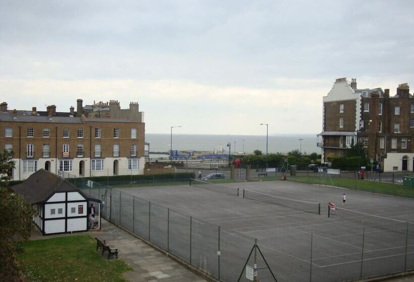 호텔 Spencer Court