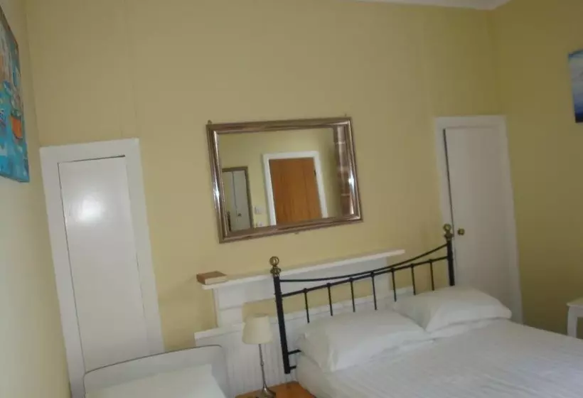 فندق Spencer Court