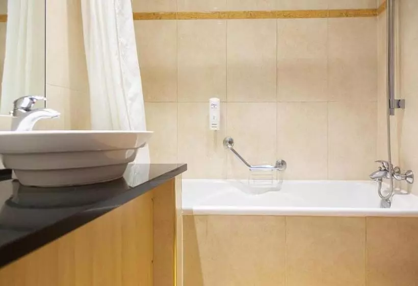 בית מלון כפרי Tristar