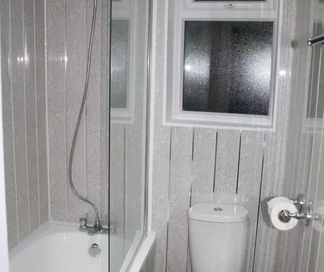 White Rose Hotel And Restaurant