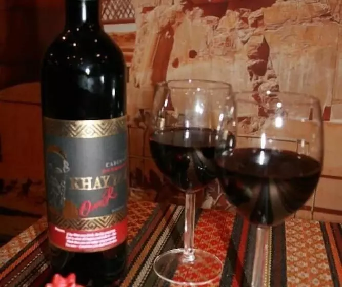 White Rose Hotel And Restaurant