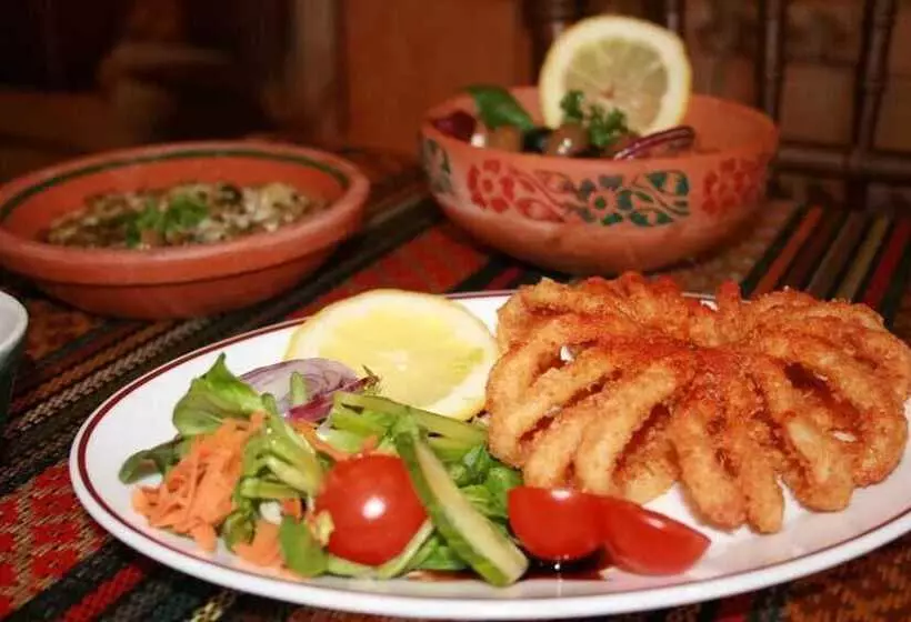 White Rose Hotel And Restaurant