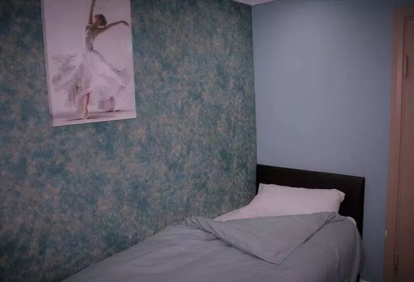 White Rose Hotel And Restaurant