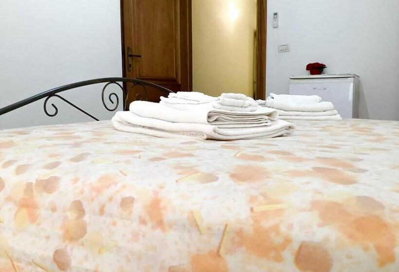 민박 Affittacamere La Saracina