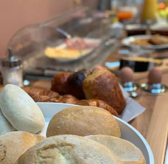 تختخواب و صبحانه Villa Monique