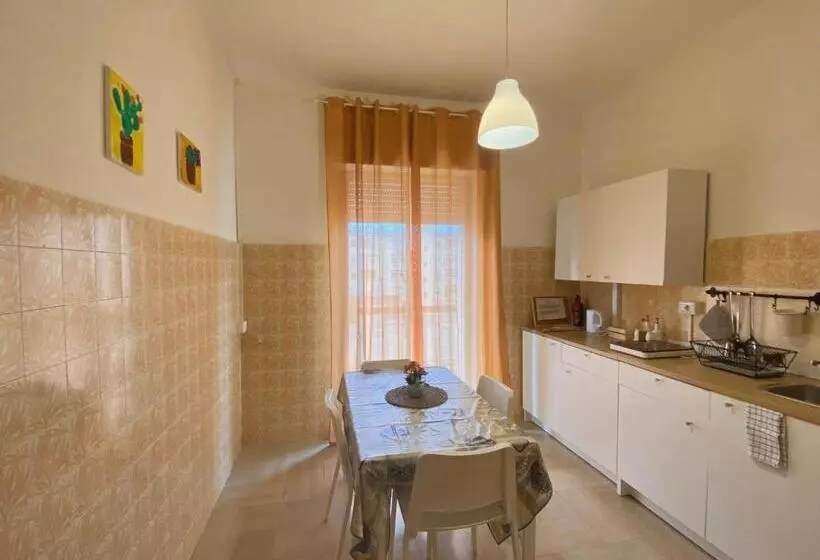 ペンション Guest House Service   Express Airport Apartment