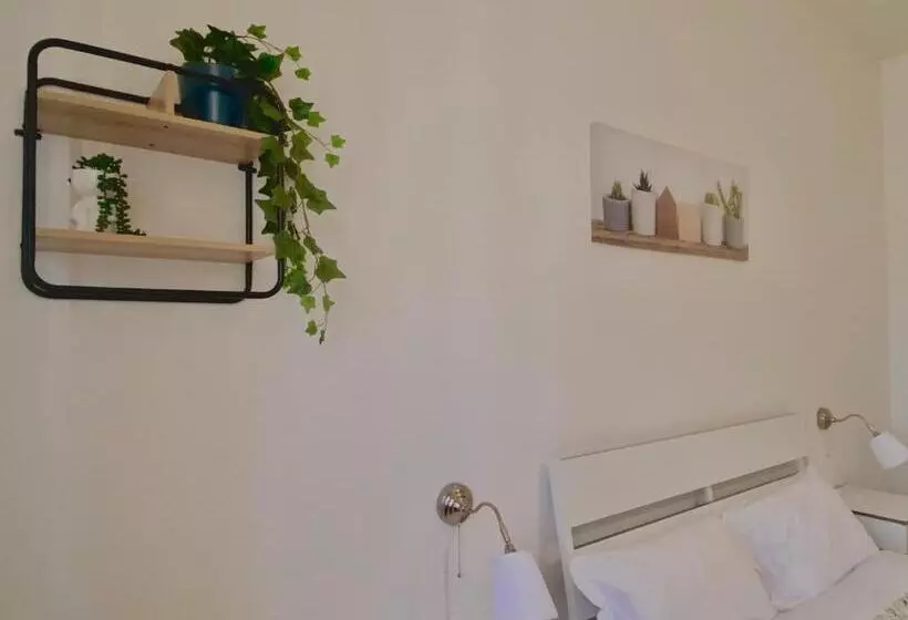 ペンション Guest House Service   Express Airport Apartment