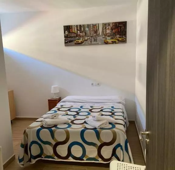 پانسیون Lf Habitación Familiar Con Balcón Y Baño Privado   No Fumadores   Sin Ascensor