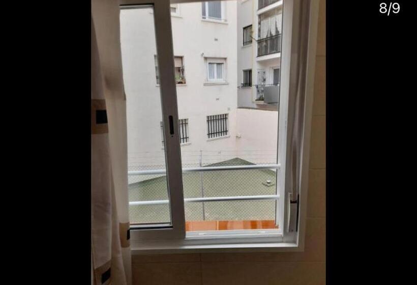 Пансион Lf Habitación Familiar Con Balcón Y Baño Privado   No Fumadores   Sin Ascensor