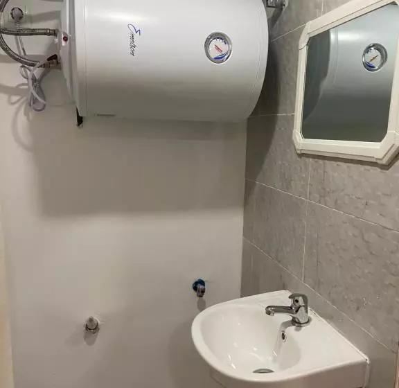 پانسیون Lf Habitación Familiar Con Balcón Y Baño Privado   No Fumadores   Sin Ascensor