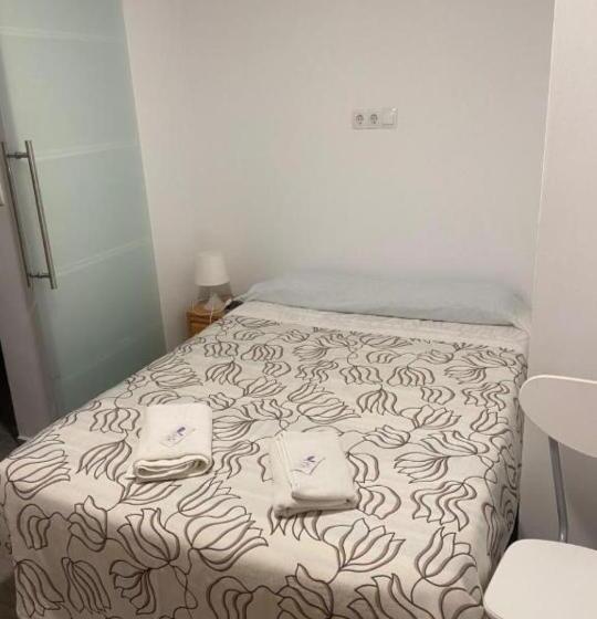 Пансион Lf Habitación Familiar Con Balcón Y Baño Privado   No Fumadores   Sin Ascensor