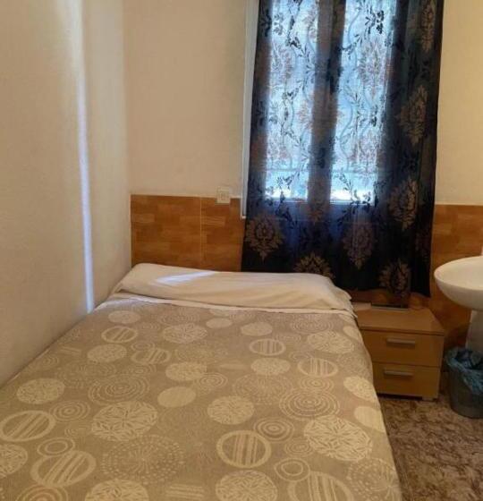 Пансион Lf Habitación Familiar Con Balcón Y Baño Privado   No Fumadores   Sin Ascensor