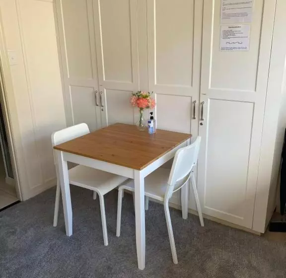 Aamiaismajoitus (B&B) Hideaway On Hume