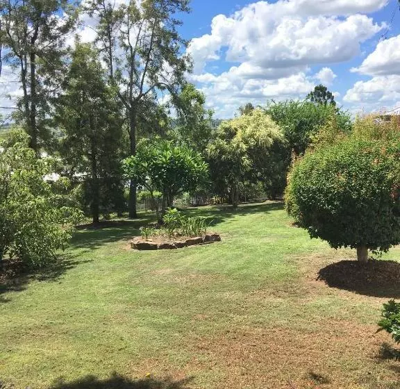 Aamiaismajoitus (B&B) Hideaway On Hume