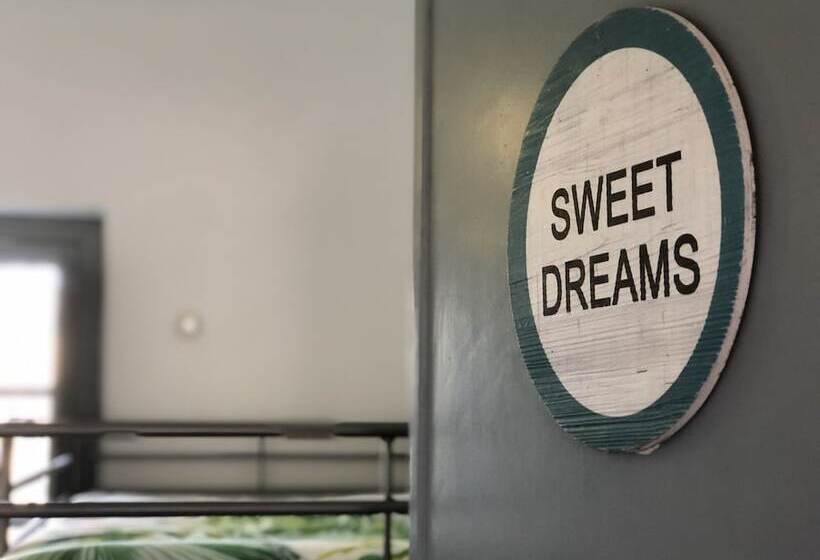 Fonte Da Telha Beach Hostel