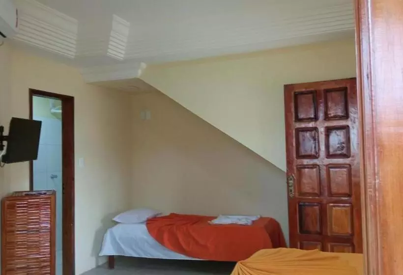 ユースホステル Pousada Canedo