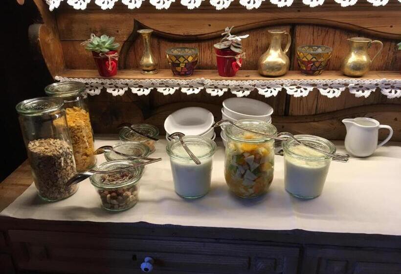 تختخواب و صبحانه Haus Saler