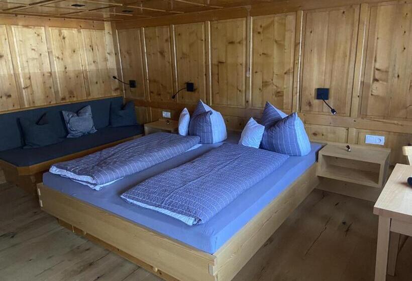 تختخواب و صبحانه Haus Saler