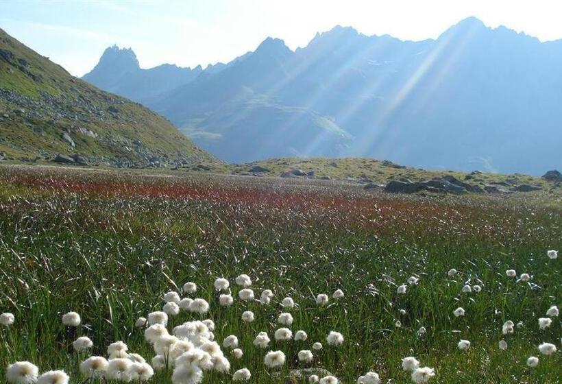 تختخواب و صبحانه Haus Saler