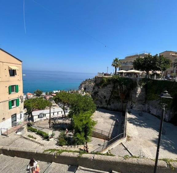 تختخواب و صبحانه La Perla Del Tirreno