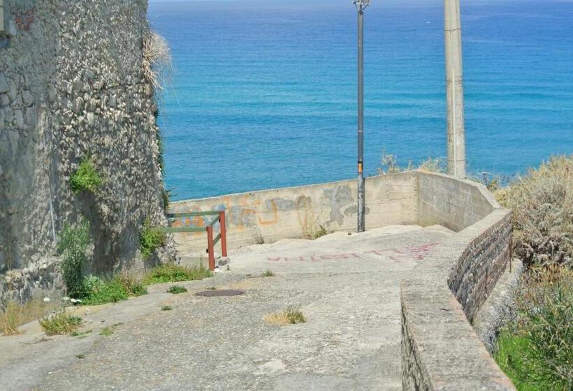 تختخواب و صبحانه La Perla Del Tirreno