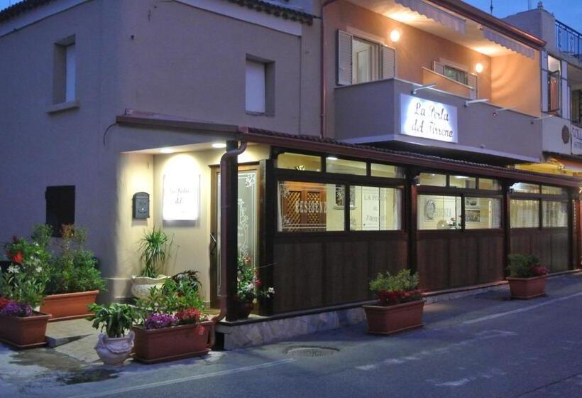 تختخواب و صبحانه La Perla Del Tirreno