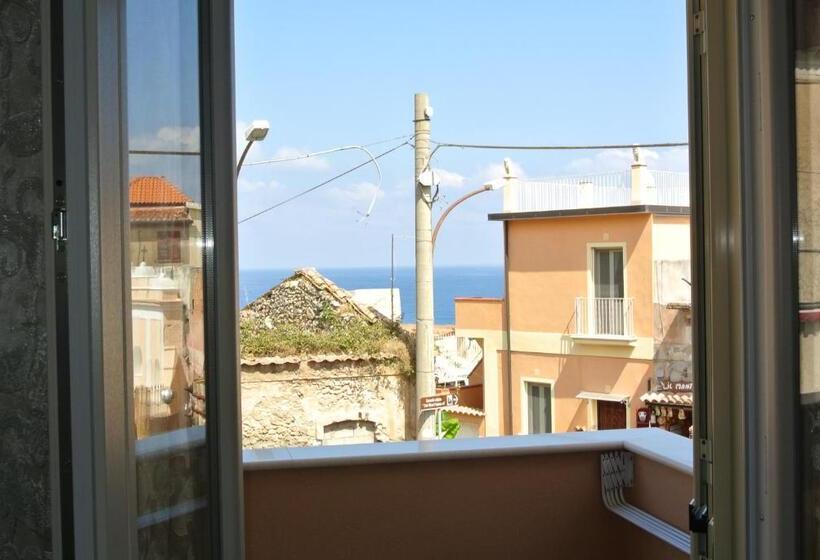 تختخواب و صبحانه La Perla Del Tirreno