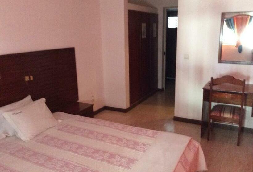 تختخواب و صبحانه Residencial Laginha