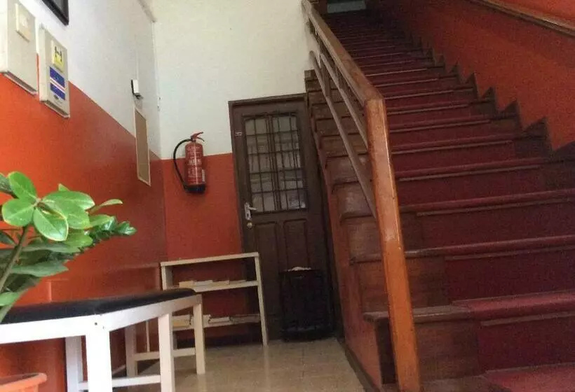 تختخواب و صبحانه Residencial Laginha