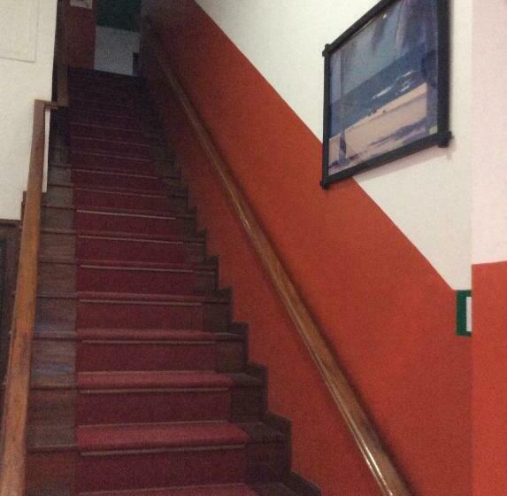 تختخواب و صبحانه Residencial Laginha