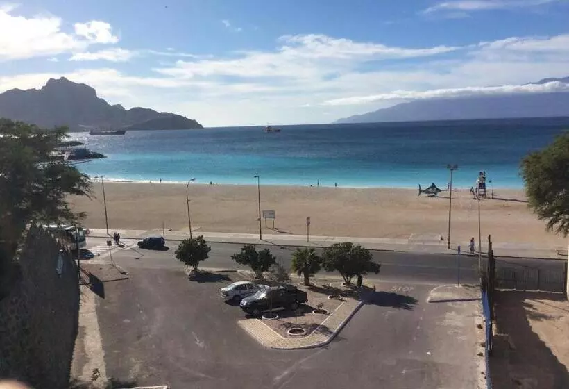 تختخواب و صبحانه Residencial Laginha