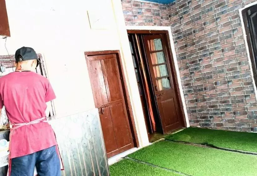 Retkeilymaja The Happytel