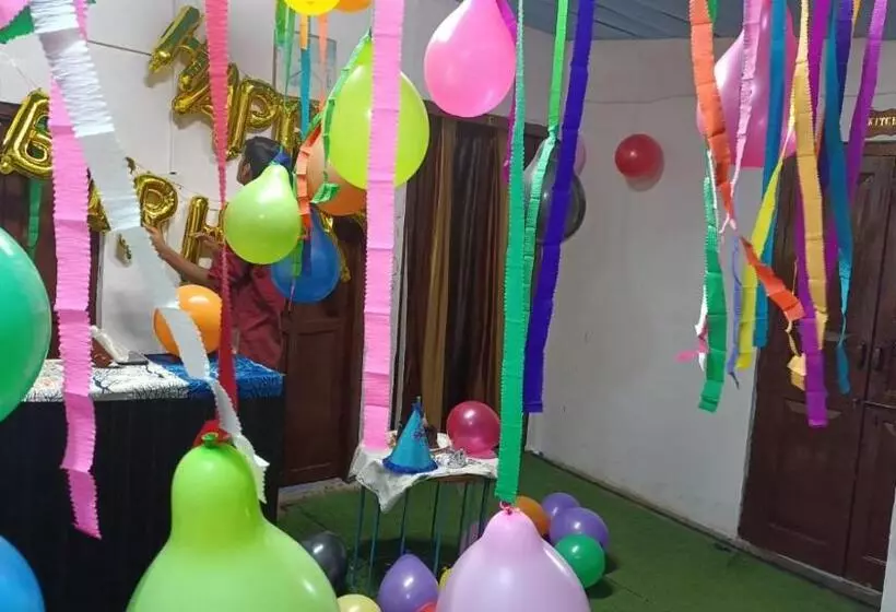 Retkeilymaja The Happytel