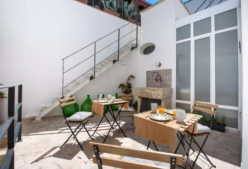 Aamiaismajoitus (B&B) Dimora Del Vescovo Guest House