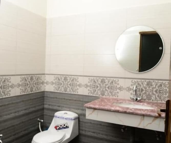 هتل Deluxe Lahore