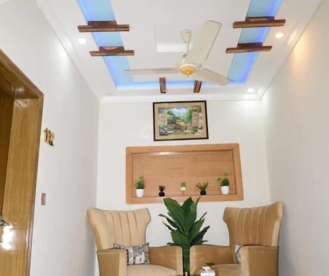 هتل Deluxe Lahore