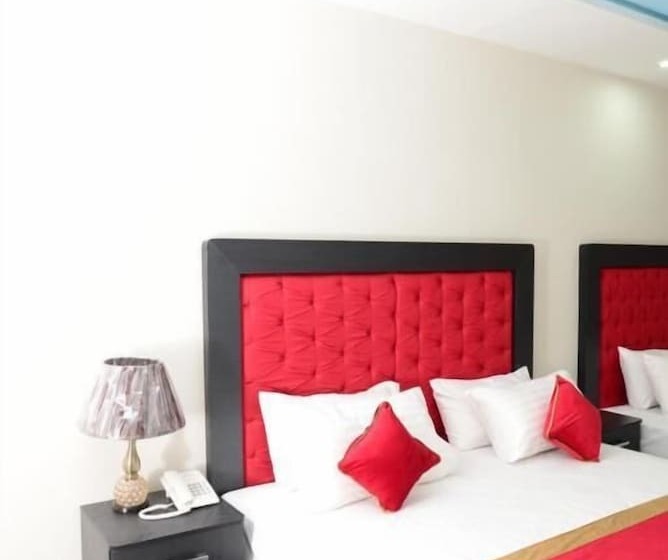 هتل Deluxe Lahore